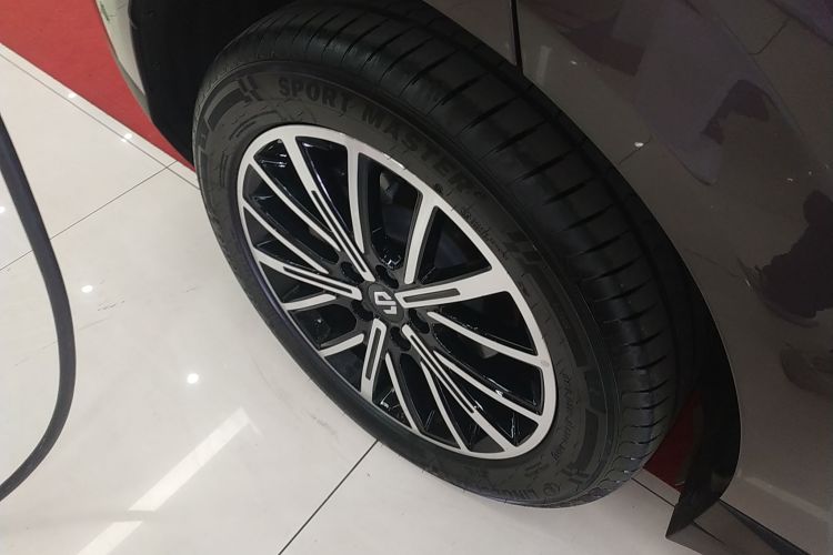 零跑汽车 零跑B10 2025款 510悦享版车身外观6008