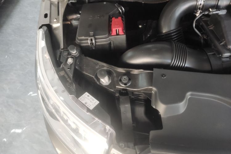 奔驰V级 2017款 V 260 尊贵版机舱底盘25