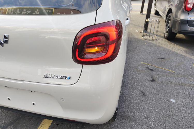 五菱汽车 宏光MINIEV 2025款 四门版 进阶款车身外观9
