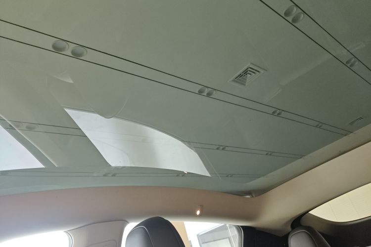 特斯拉 Model Y 2021款 标准续航后驱版中控内饰22