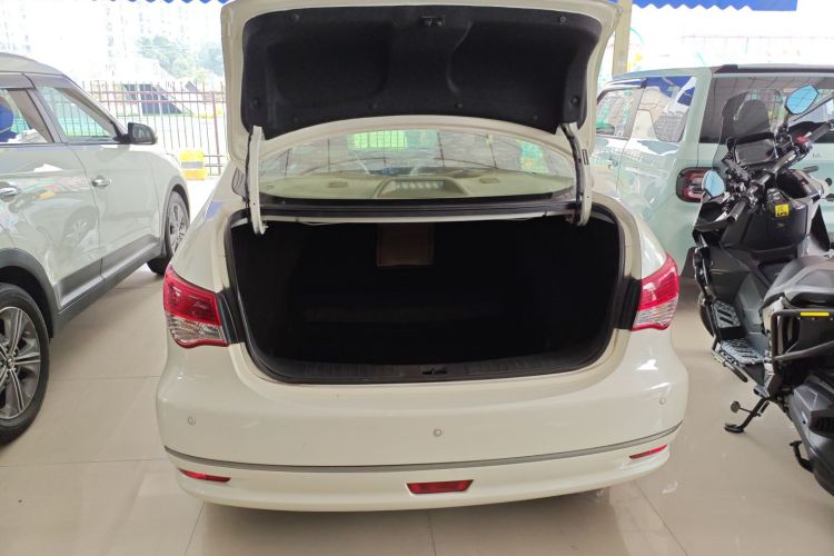 日产 轩逸 2012款 经典 1.6XE 自动舒适版机舱底盘23