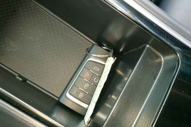 广汽传祺 传祺M8 2023款 领秀系列 390T 豪华版中控内饰11