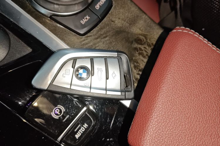 宝马5系 2022款 改款二 525Li M运动套装中控内饰11