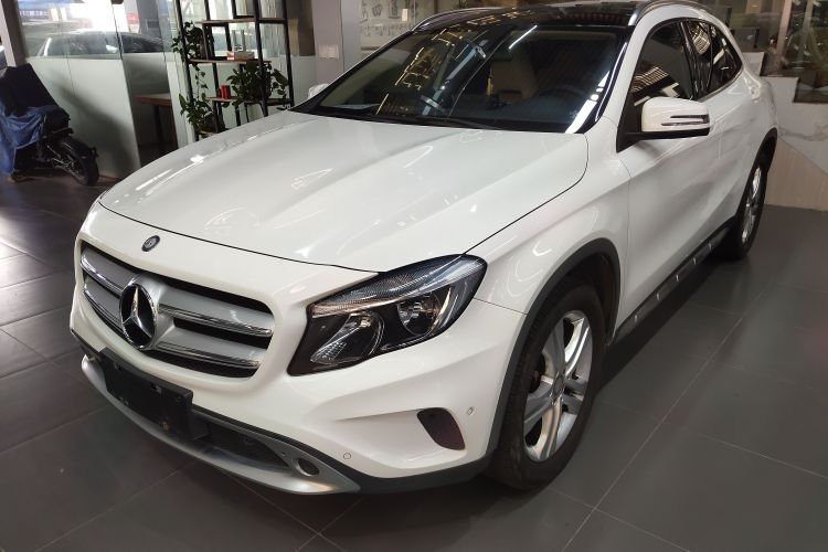 奔驰GLA 2016款 GLA 200 动感型车身外观1