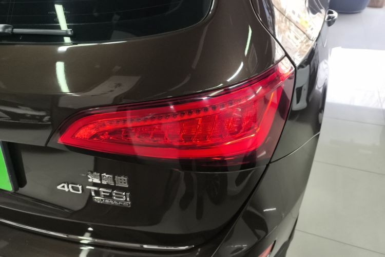 奥迪Q5 2016款 40 TFSI 技术型车身外观9