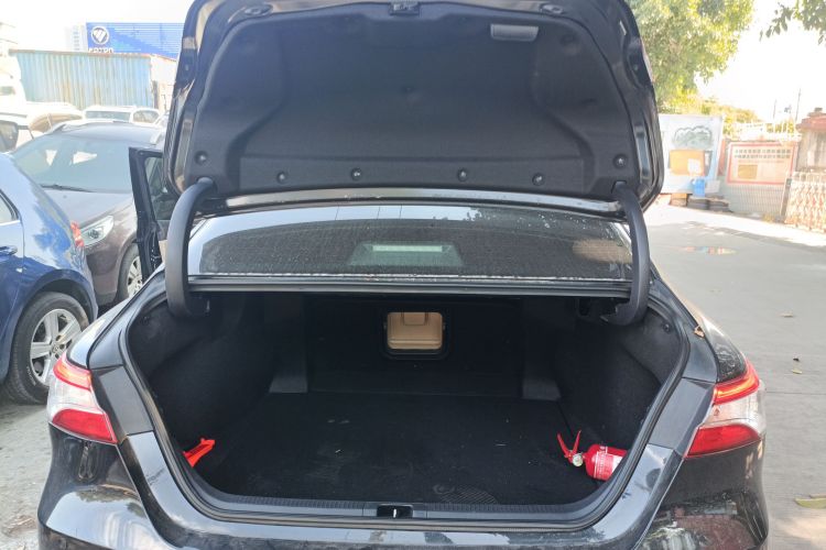 丰田 凯美瑞 2021款 2.0E 精英版机舱底盘23