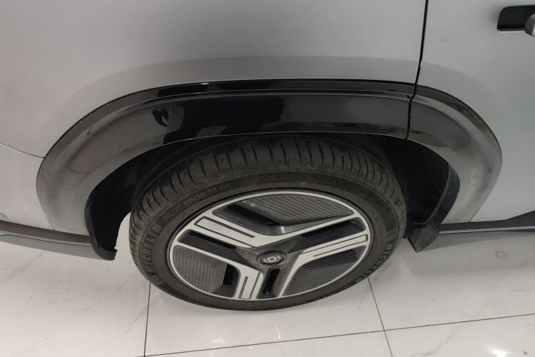 长安启源E07 2025款 纯电 四驱 90kWh Ultra高性能版车身外观6008