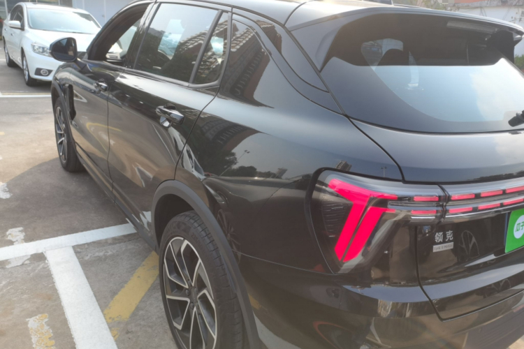 领克01 2023款 1.5TD EM-F PM车身外观4