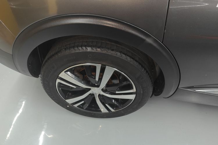 标致5008 2021款 400THP 7座豪华版车身外观6008