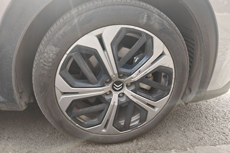 雪铁龙 凡尔赛C5 X 2022款 1.6T 享不凡 虎年开门红版车身外观10