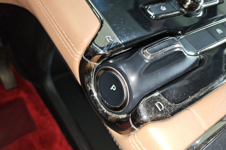 蔚来ES8 2022款 75kWh 六座版中控内饰18