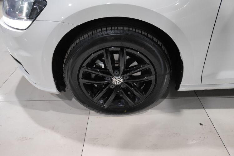 大众 高尔夫 2018款 230TSI 自动舒适型车身外观35