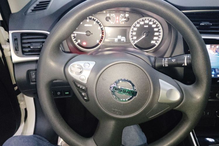 日产 轩逸 2024款 经典 1.6XL CVT豪华版中控内饰13