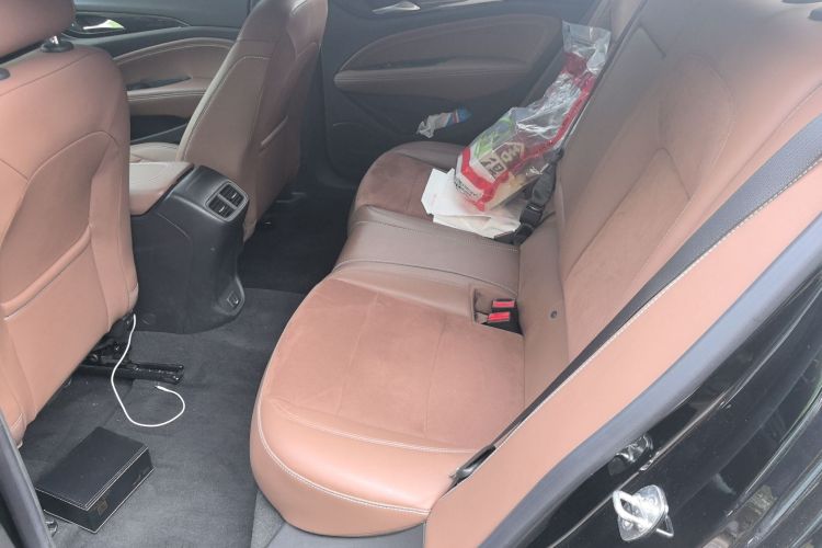 别克 君威 2019款 20T 精英型 国VI中控内饰7004