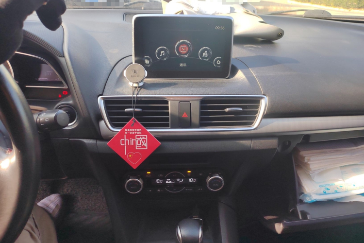 马自达3 昂克赛拉 2016款 两厢 2.0L 自动旗舰型中控内饰16