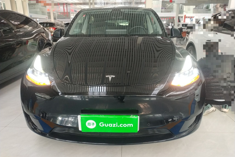 特斯拉 Model Y 2022款 改款 后轮驱动版车身外观2