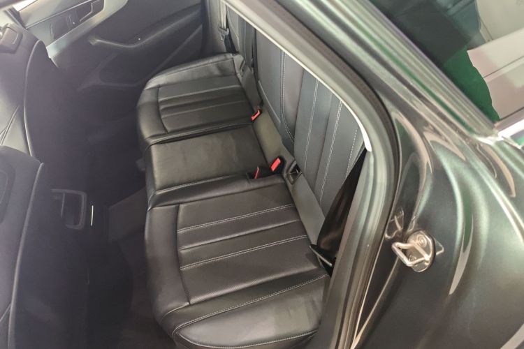 奥迪A4L 2023款 40 TFSI 时尚动感型中控内饰21