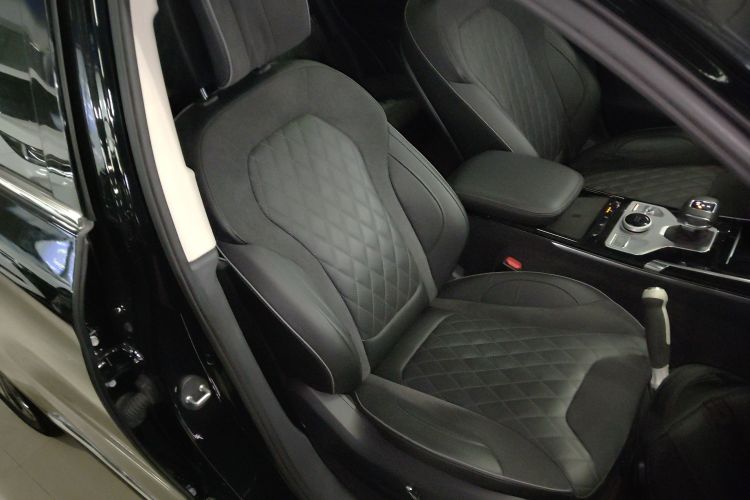 红旗HS5 2019款 2.0T 智联旗领四驱版局部细节41