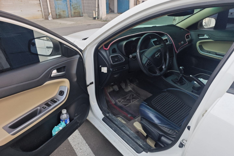 海马 福美来 2016款 1.6L 手动品尚型升级版中控内饰20