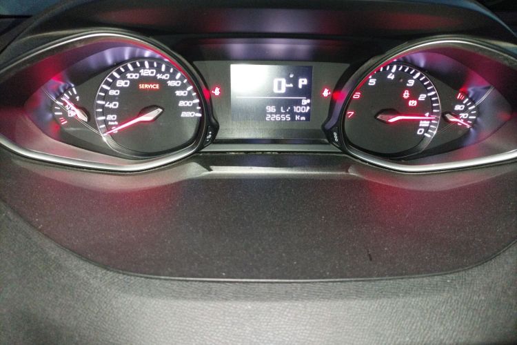 标致4008 2017款 350THP 舒适版中控内饰14