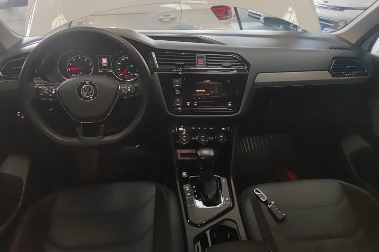 大众 途观L 2019款 330TSI 自动两驱全景舒适版 国VI中控内饰12