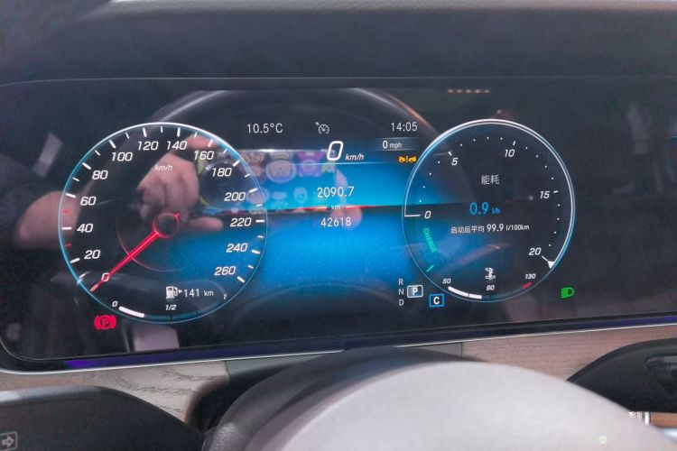 奔驰E级 2023款 改款 E 300 L 时尚型中控内饰14