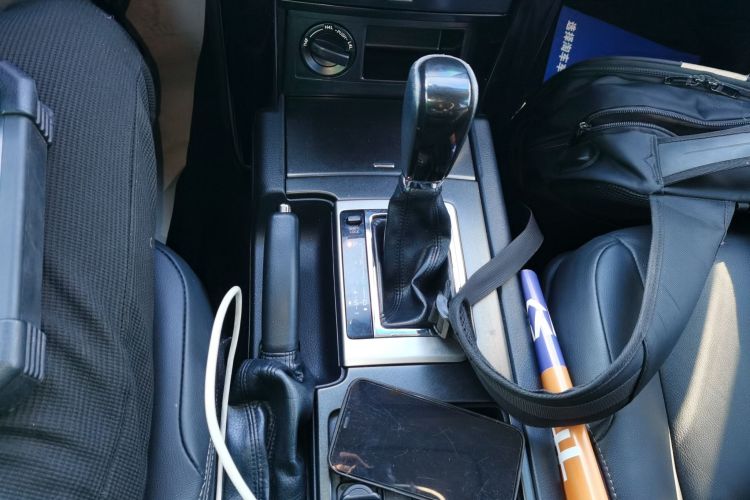 丰田 普拉多 2016款 2.7L 自动标准版中控内饰18