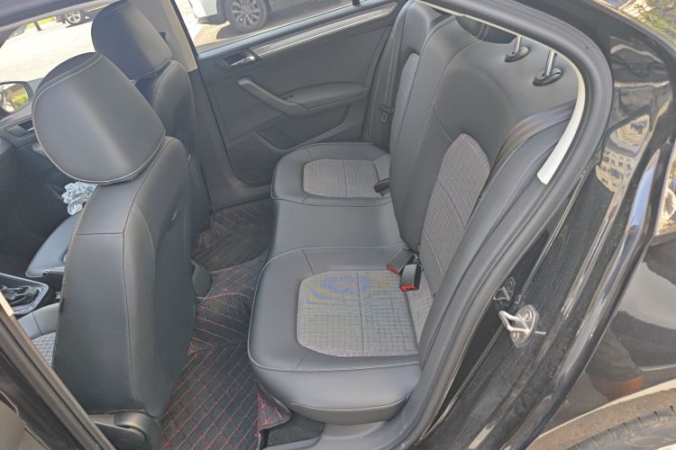 大众 桑塔纳 2019款 1.5L 自动舒适版 国VI中控内饰7004