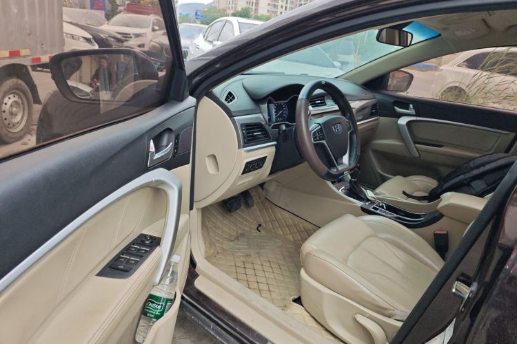 吉利汽车 帝豪 2017款 三厢百万款 1.5L CVT豪华型中控内饰7003