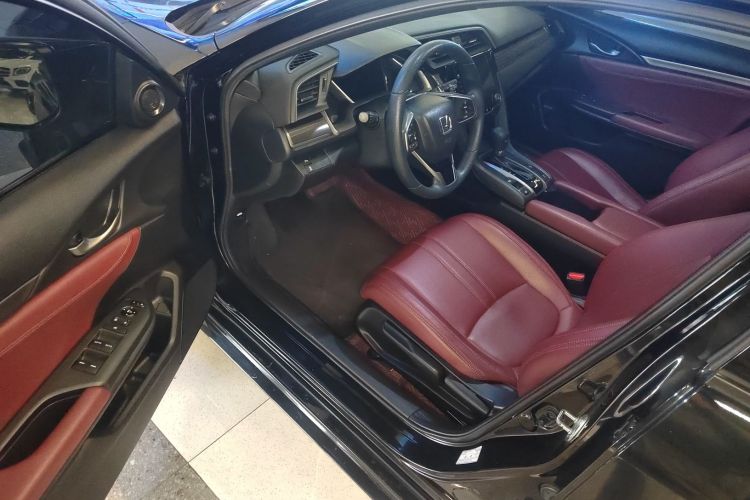 本田 思域 2021款 HATCHBACK 220TURBO CVT潮酷控中控内饰20