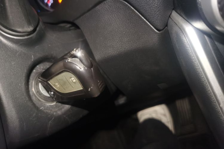 丰田 RAV4荣放 2022款 2.0L CVT两驱都市版中控内饰11