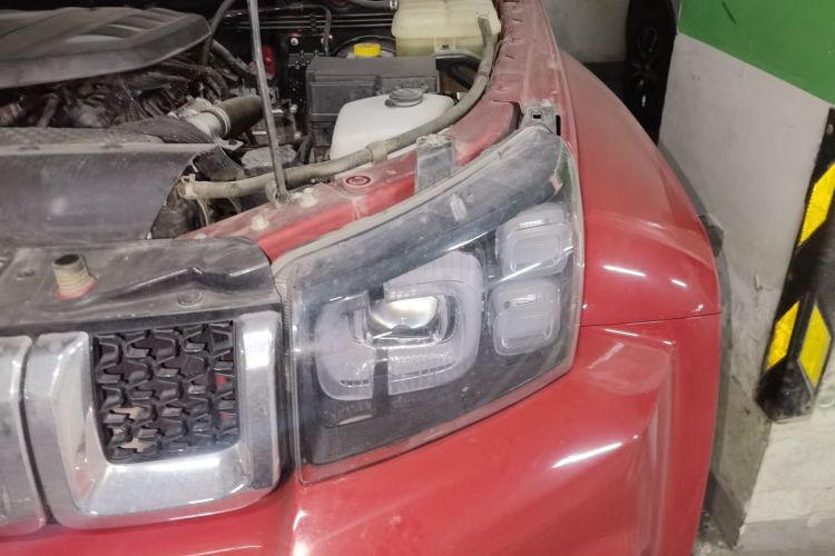 北京越野 北京BJ40 2023款 2.0T 自动四驱城市猎人版侠客型局部细节9007