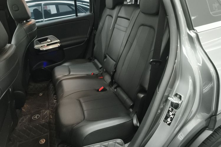 奔驰GLB 2021款 GLB 200 动感型中控内饰21