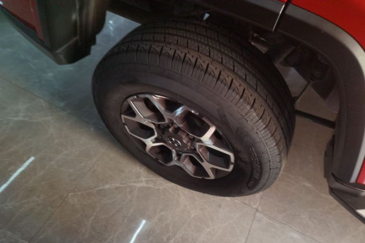 北京BJ40 2018款 PLUS 2.3T 自动四驱旗舰版 国V车身外观6008