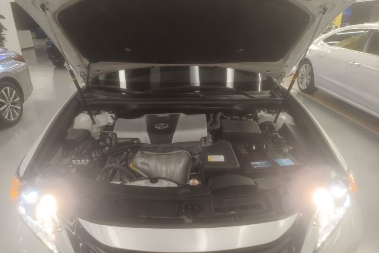 雷克萨斯ES 2017款 200 30周年纪念版机舱底盘24