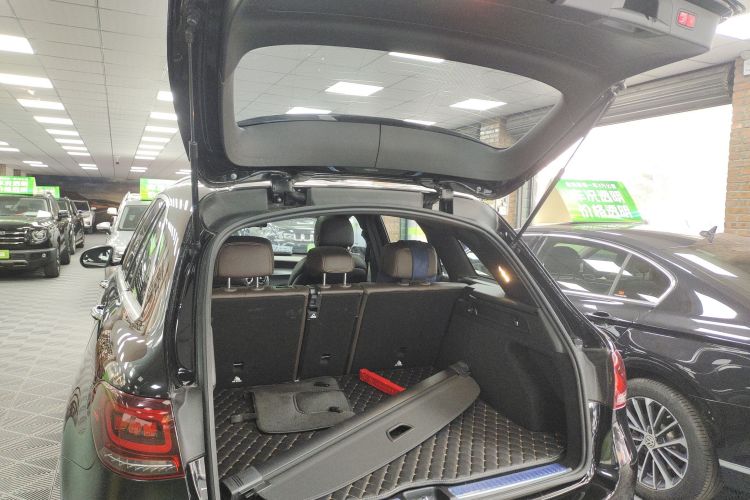 奔驰GLC 2022款 改款 GLC 300 L 4MATIC 动感型臻藏版机舱底盘23