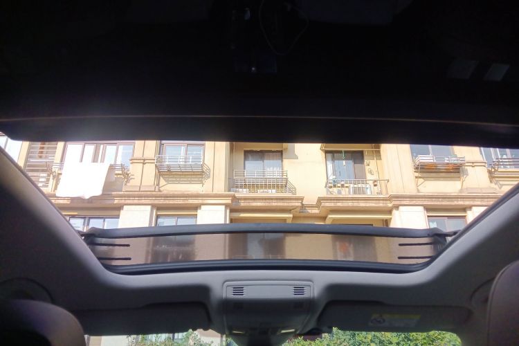 大众 迈腾 2023款 200万辆纪念版 330TSI DSG豪华型中控内饰22