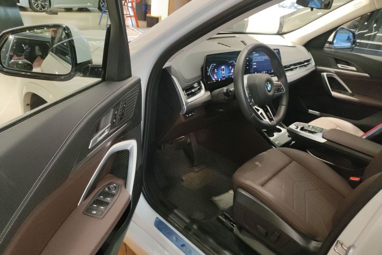 宝马X1 2023款 sDrive25Li M运动套装中控内饰20