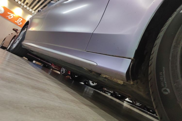 奔驰C级 2021款 C 260 L 运动版局部细节9001