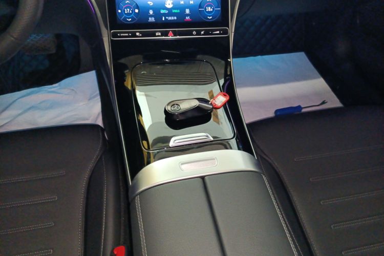 奔驰C级 2023款 改款 C 260 L 运动版局部细节18