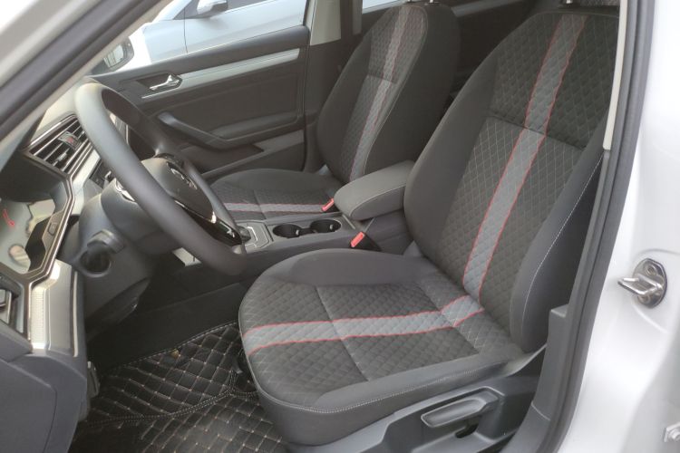 大众 凌渡 2019款 230TSI DSG风尚版 国V中控内饰19