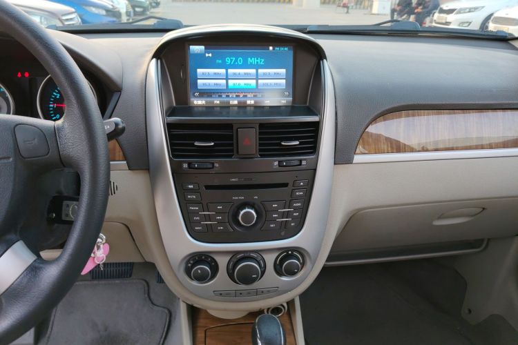 别克 凯越 2015款 1.5L 自动经典型中控内饰16