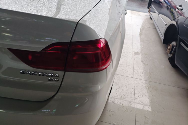 大众 桑塔纳 2016款 1.6L 自动风尚版车身外观9