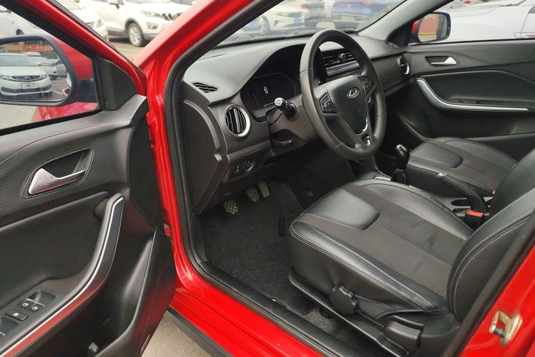 奇瑞 瑞虎3X 2018款 1.5L 手动精英版中控内饰20