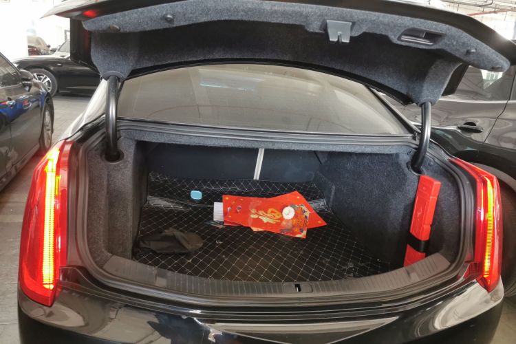 凯迪拉克XTS 2017款 28T 精英型机舱底盘23