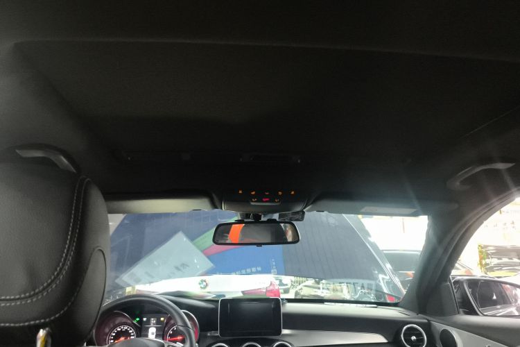 奔驰C级 2018款 C 200 运动版局部细节22