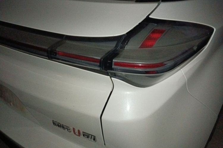 哪吒汽车 2023款 哪吒U-Ⅱ 挑战版 500 U秀 磷酸铁锂车身外观6006