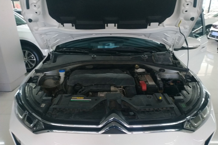 雪铁龙C3-XR 2021款 190THP DCT致尚版机舱底盘24