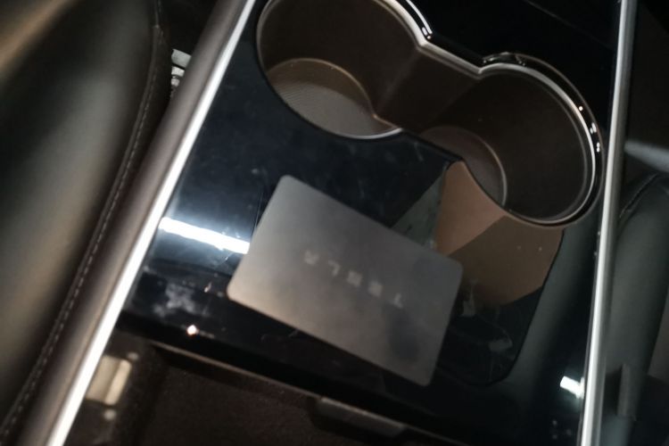 特斯拉 Model 3 2019款 标准续航后驱升级版中控内饰11