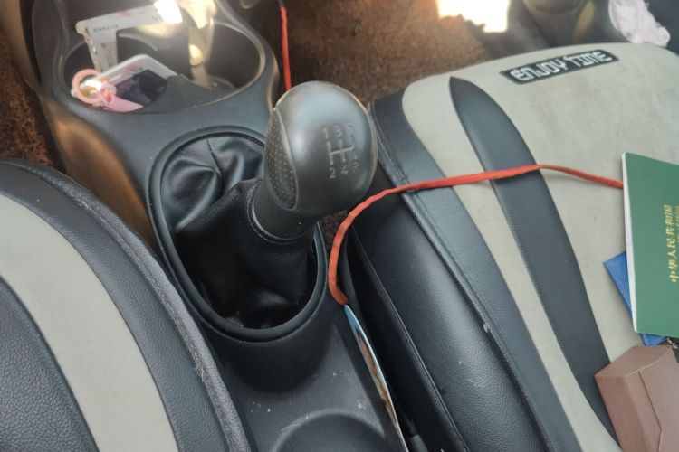 日产 玛驰 2015款 1.2L 手动易享版中控内饰18